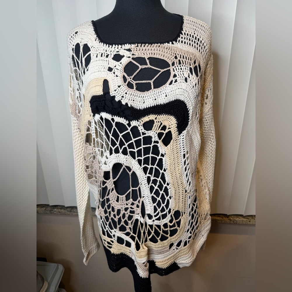 6th & Lane crochet sweater black beige gothic hollow-out design Woman Size 14/16